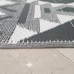 Tapis Kilim Noir 120x180 : Élégance et Confort Extérieur